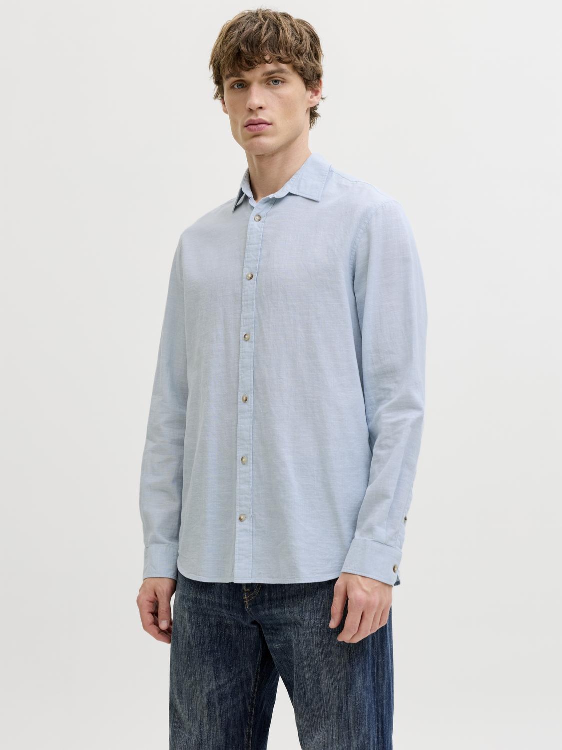 model_shot-front